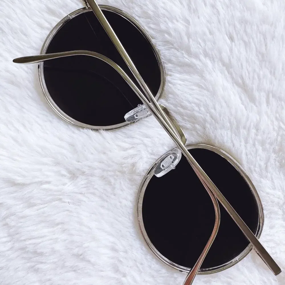 Dean Black w/ Silver Rims Round Sunglasses